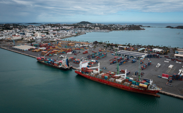 Nouvelle-Calédonie: saisie record de 76 tonnes de cigarettes de contrebande par les douanes