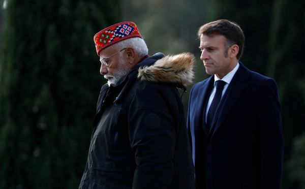 Macron et Modi affichent leur proximité à Marseille