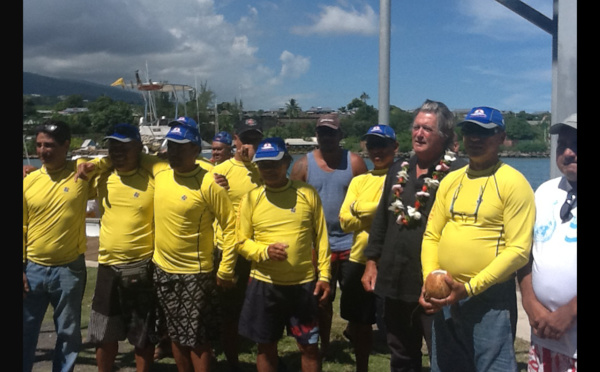 Une pirogue à voile secourue au large de Tetiaroa