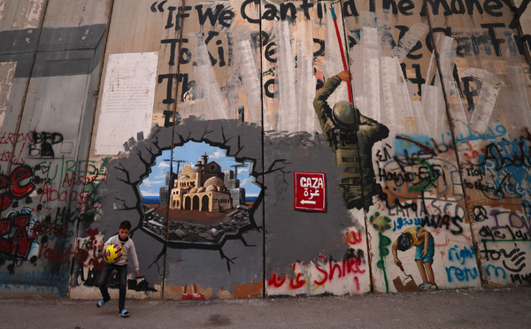 Israël attend du Hamas la libération de trois otages vivants pour sauver la trêve