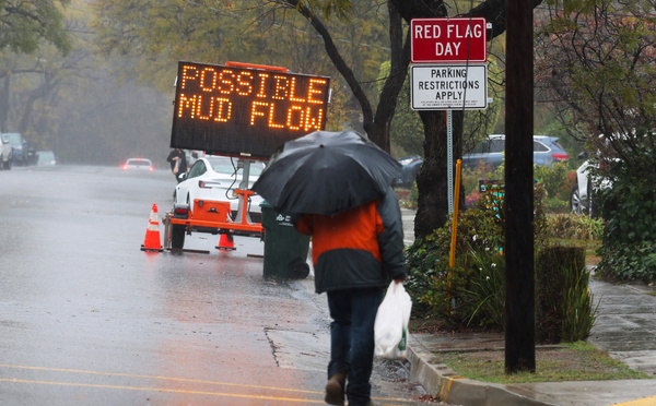 Tempête à Los Angeles, qui redoute des glissements de terrain après les incendies