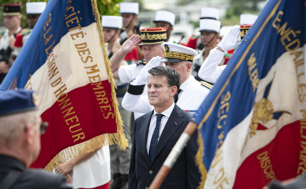 Manuel Valls chahuté au début de sa visite en Nouvelle-Calédonie