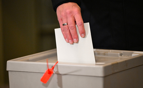 Allemagne : les conservateurs remportent les élections, record pour l'extrême droite