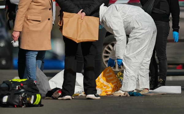 Seine-Saint-Denis: un homme porteur de couteaux tué par la police à un arrêt de bus