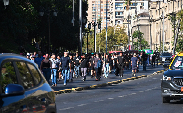 Panne géante: le Chili aspire à une "journée normale" après la levée de l'état d'urgence