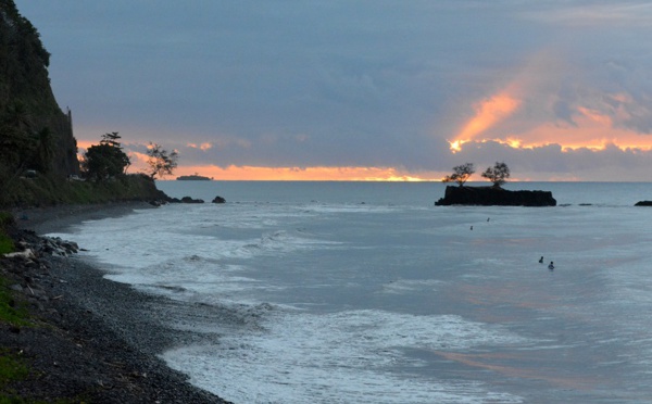 Interdiction de baignade à Papenoo en raison d'un risque de contamination 