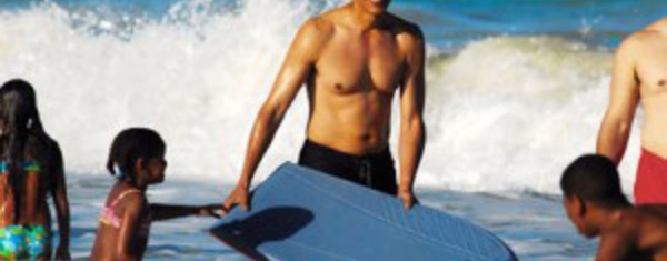 Obama commence ses vacances en famille à Hawaii