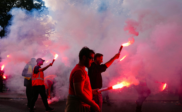 Retraites: le gouvernement exige l'équilibre financier, FO quitte la négociation