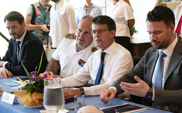 En Nouvelle-Calédonie, Valls pointe "la politique de déstabilisation" de l'Azerbaïdjan