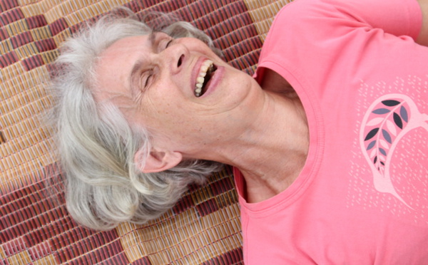 Vous reprendrez bien une part de rire ?