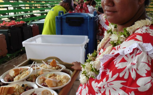Un repas de Noël pour les matahiapo et les personnes handicapées à Huahine
