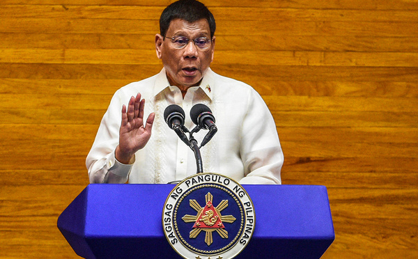 Les avocats de l'ex-président philippin Duterte demandent son retour à Manille