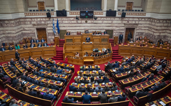 Grèce: Mitsotakis procède à un vaste remaniement de son gouvernement