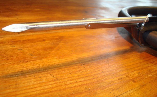 Vairao : Il harponne son jeune frère parce qu'il a coupé l'eau et cassé les toilettes