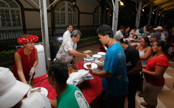 Repas à la présidence pour des personnes sans domicile fixe