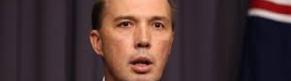 Australie: un ministre traite une journaliste de "sorcière dérangée" et lui envoie le texto par erreur