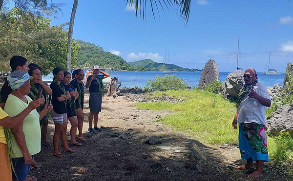 Les élèves du LUT en visite à Bora Bora