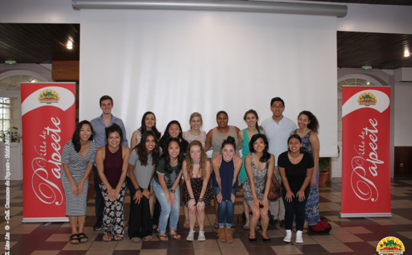 Des étudiants de l'Université de Californie du Sud accueillis à la mairie