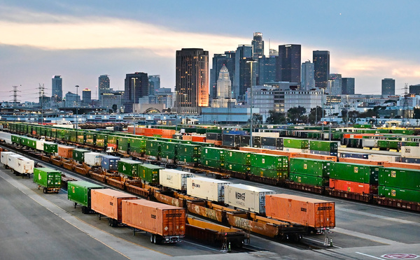 L'escalade des tensions commerciales affole les marchés mondiaux