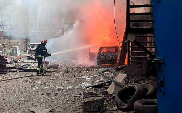 Ukraine: cinq morts et 32 blessés dans des frappes russes à Kharkiv