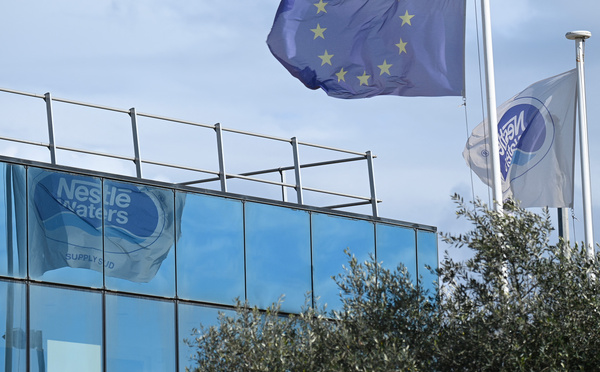 Commission d'enquête sur les eaux minérales: l'Elysée a "ouvert les portes de ministères" à Nestlé