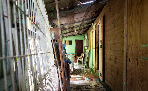 En Guadeloupe, des habitants résignés face à la démolition de leur quartier insalubre