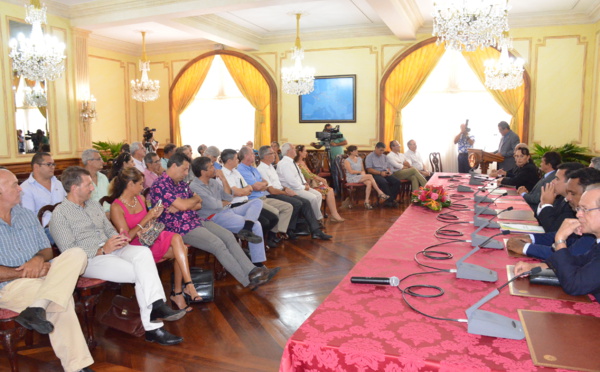 Edouard Fritch défend son bilan 2015 lors des vœux aux employeurs