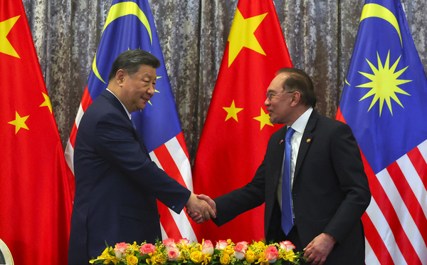 Le président chinois Xi poursuit son offensive de charme par la Malaisie