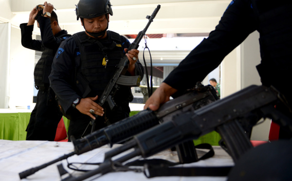 Raids de la police après les attentats de Jakarta, des assaillants identifiés