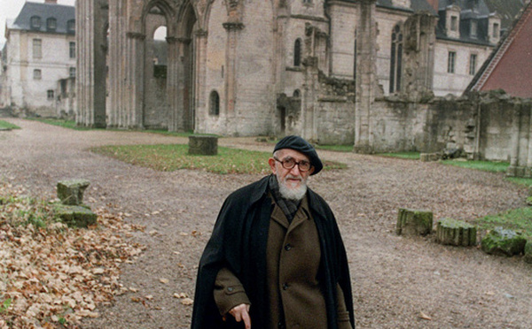 Accusations contre l'abbé Pierre: le Vatican au courant dès 1955, selon un livre-enquête