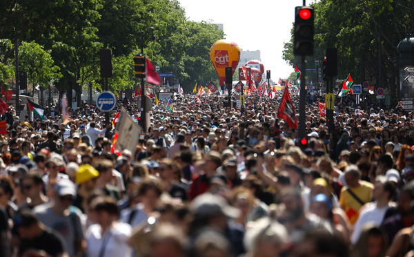 Cortèges du 1er-Mai: craintes pour l'emploi et la paix et un PS chahuté