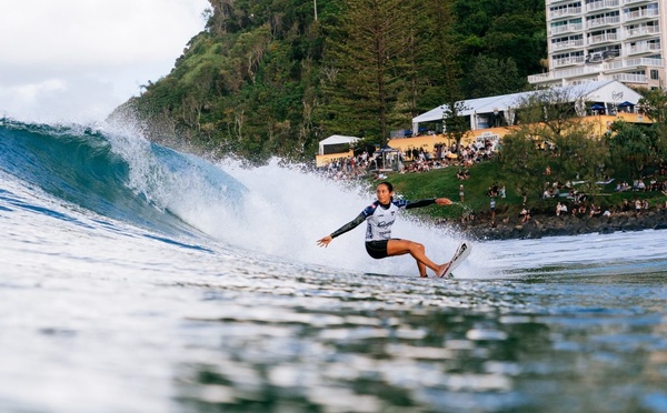 Vahine Fierro brille à la Bonsoy Gold Coast Pro et file en huitièmes de finale