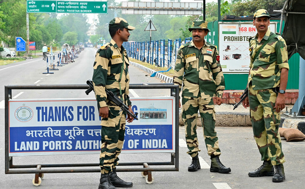 Islamabad teste un deuxième missile, exercices de défense indiens