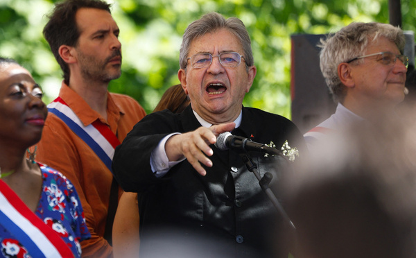 "La meute": La France insoumise dans l'embarras après la publication d'un livre-enquête