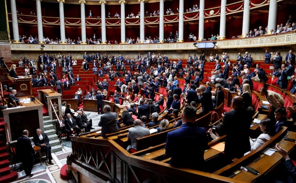 Bayrou promet un texte pour abolir le Code noir qui régissait l'esclavage