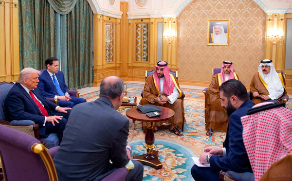 Trump demande au président syrien de normaliser les liens avec Israël après la levée des sanctions sur Damas