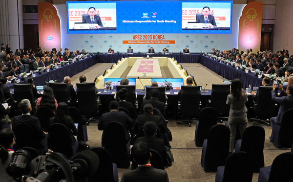 Commerce: les ministres de l'Asie-Pacifique réunis sur fond de guerre douanière