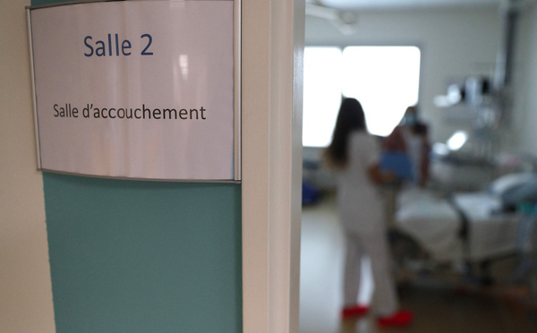 L'Assemblée approuve un moratoire sur les fermetures de maternité