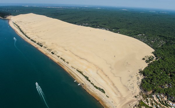 Bassin d'Arcachon: un enfant pratiquant la voile tué après une collision