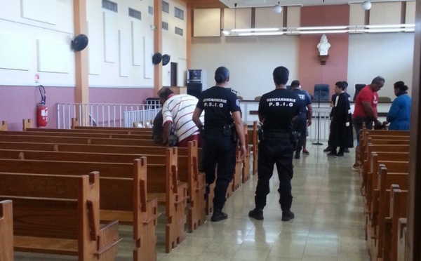 Le chauffard cartonne une famille qui rentrait des roulottes à Paea : 6 mois ferme et mandat de dépôt