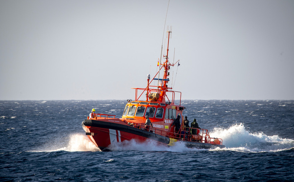 Une embarcation transportant des migrants chavire aux Canaries, au moins sept morts