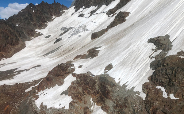 Suisse: un éboulement massif d'un glacier détruit partiellement un petit village