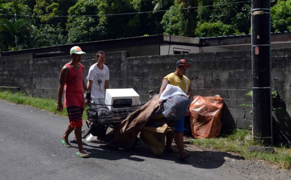 Pirae lance son opération de nettoyage : "Je débarrasse mon quartier"