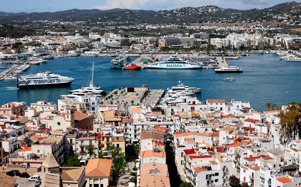 Tourisme de masse : L'île d'Ibiza limite l'entrée des véhicules
