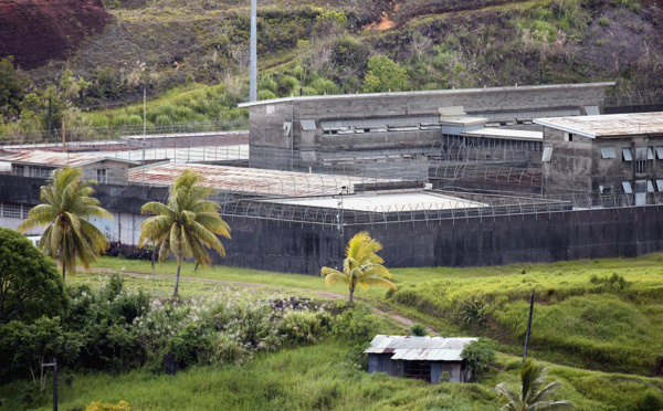 Les matons fidjiens se mettent au Français