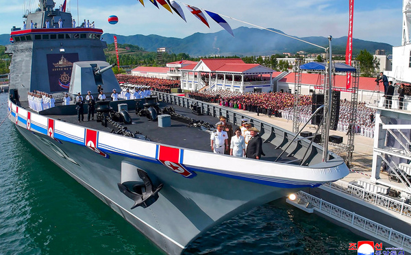 La Corée du Nord relance son navire de guerre endommagé