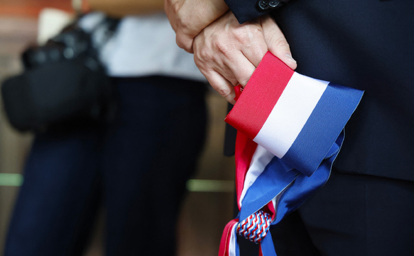 François Bayrou promet d'améliorer la situation des maires