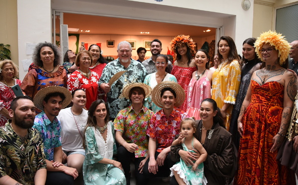 Marché polynésien de la mode et de la musique à Paris