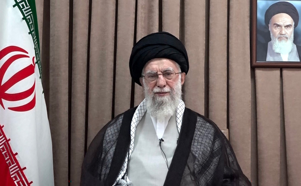 Un hôpital israélien touché par des tirs iraniens, Israël menace Khamenei
