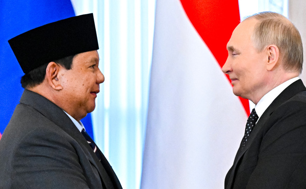 Le président indonésien Subianto "renforce" ses liens avec Poutine